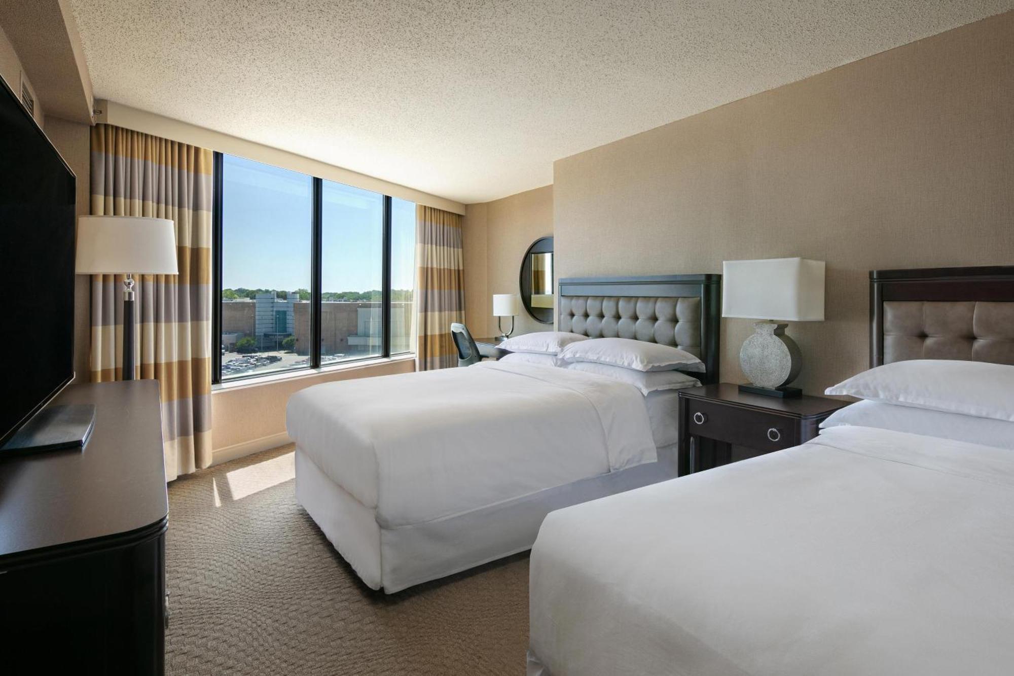 Sheraton Greensboro Exterior foto